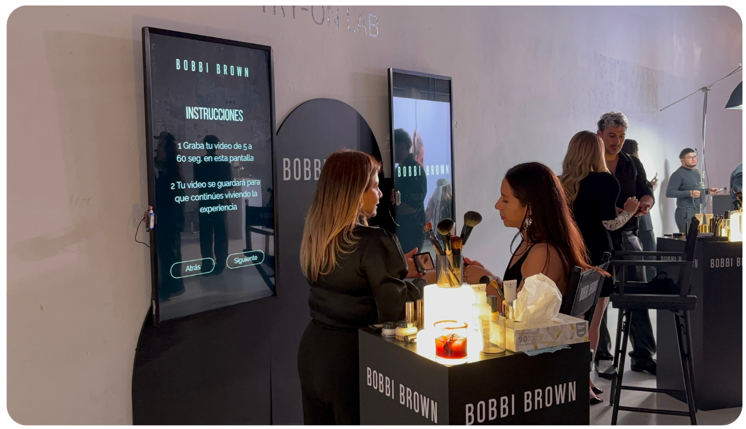 Espejo interactivo Smart Touch en Amazon Bobbi Brown (2)