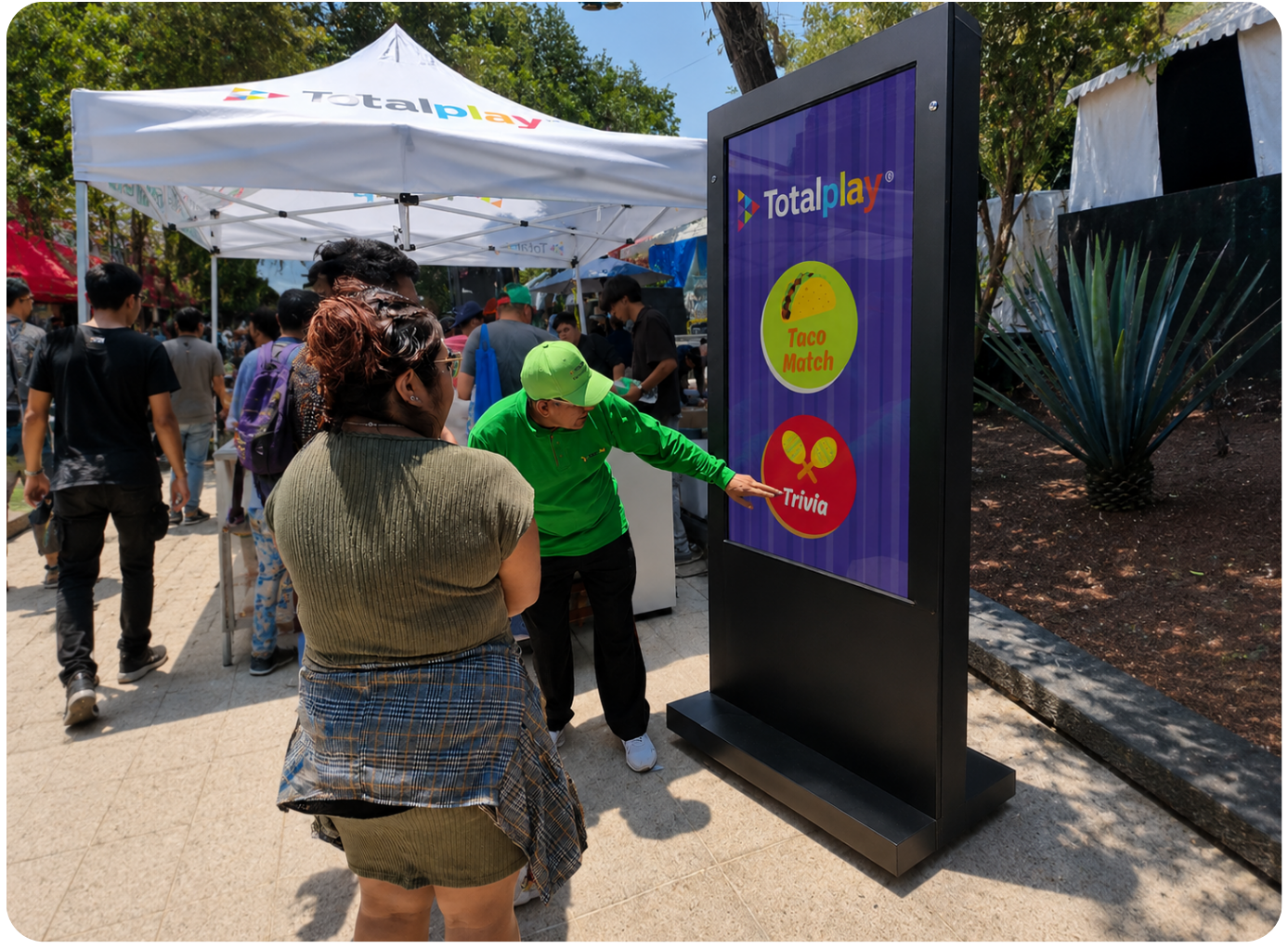 Fotos Blog Totalplay Taco Chilango 2026 Interaccción kiosco interactivo Outdoor